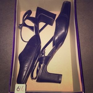Ashely taylor black wide wedge heels